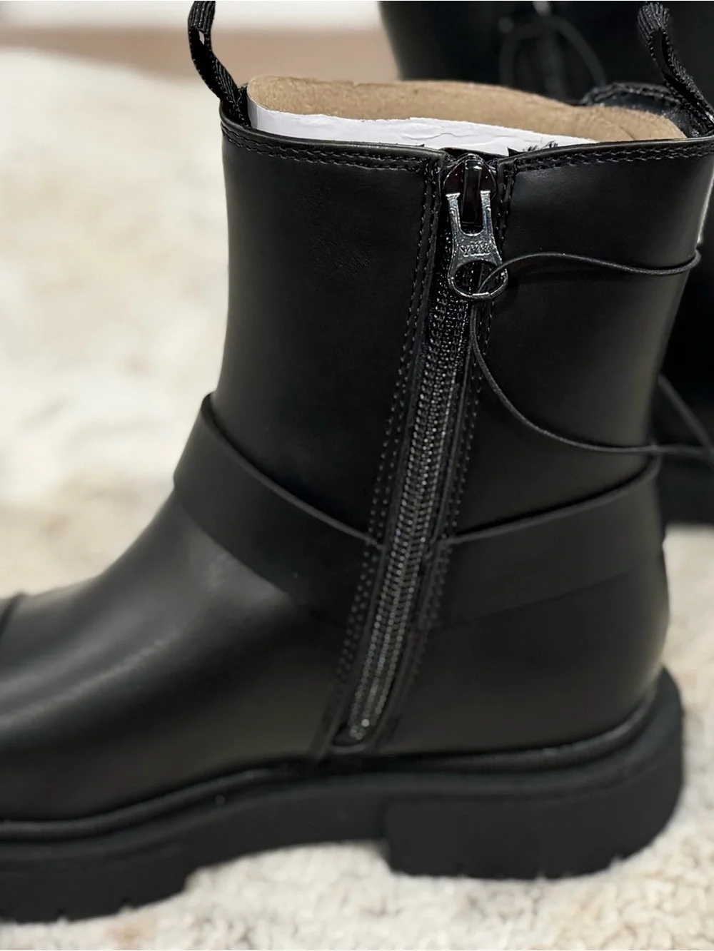 art class sleek black